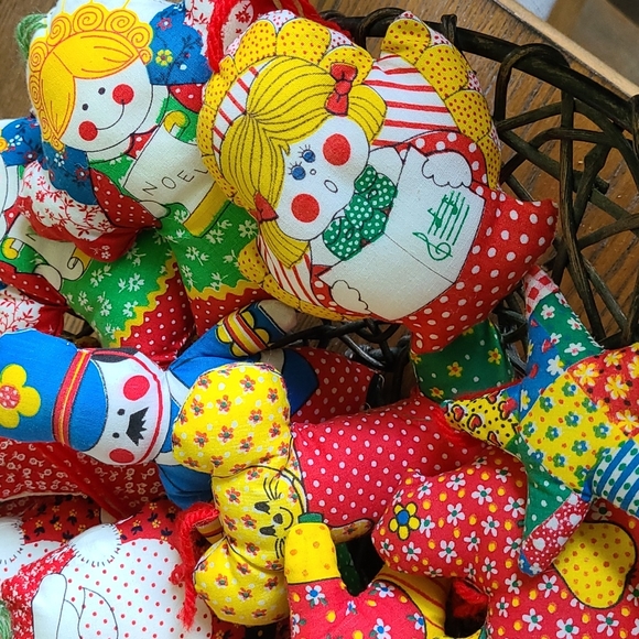 24 Vintage Plush Christmas Ornaments - Picture 2 of 7